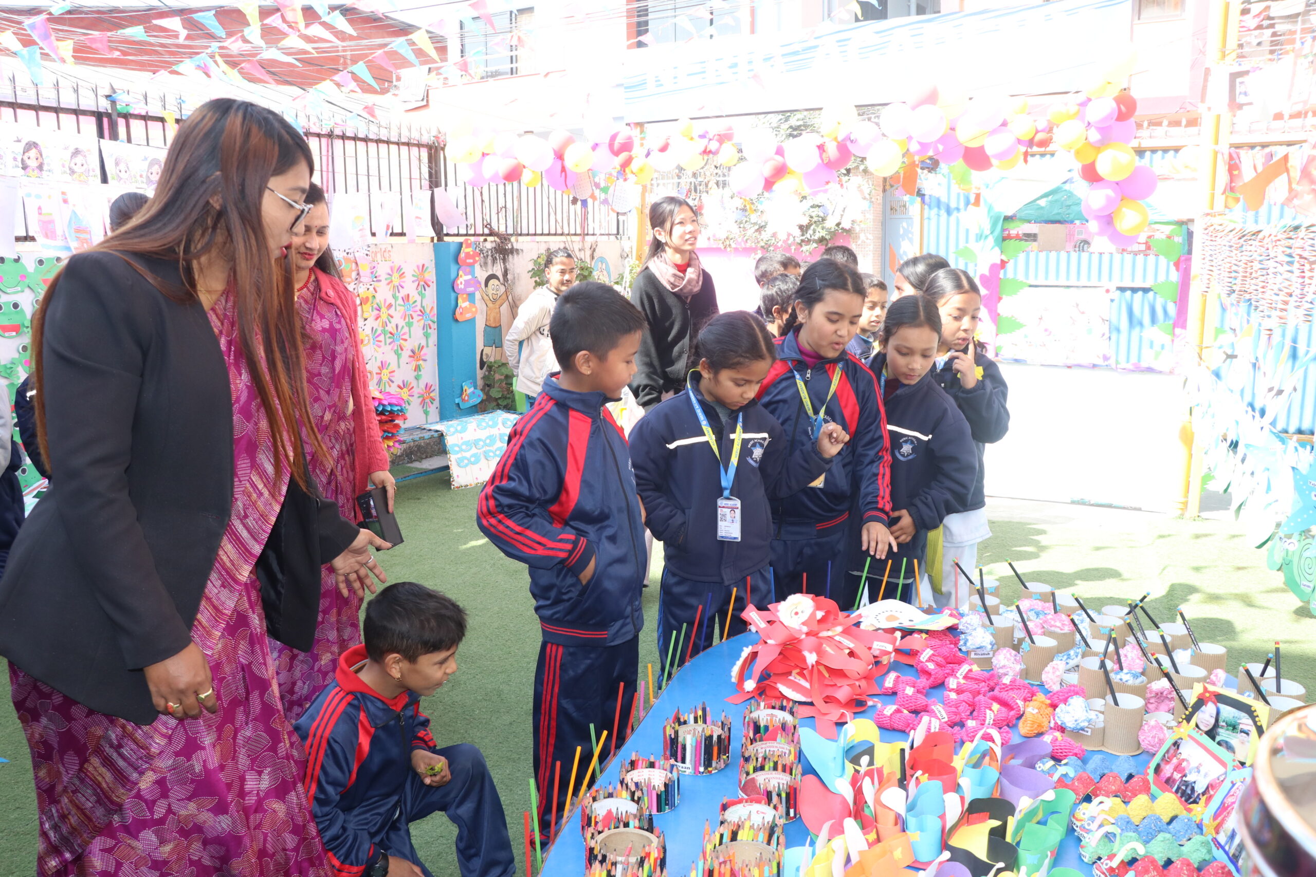 रङ्ग, कल्पना र सिर्जनाको संगम: नेरीक किण्डरवल्डमा बालमैत्री हस्तकला प्रदर्शनी सम्पन्न